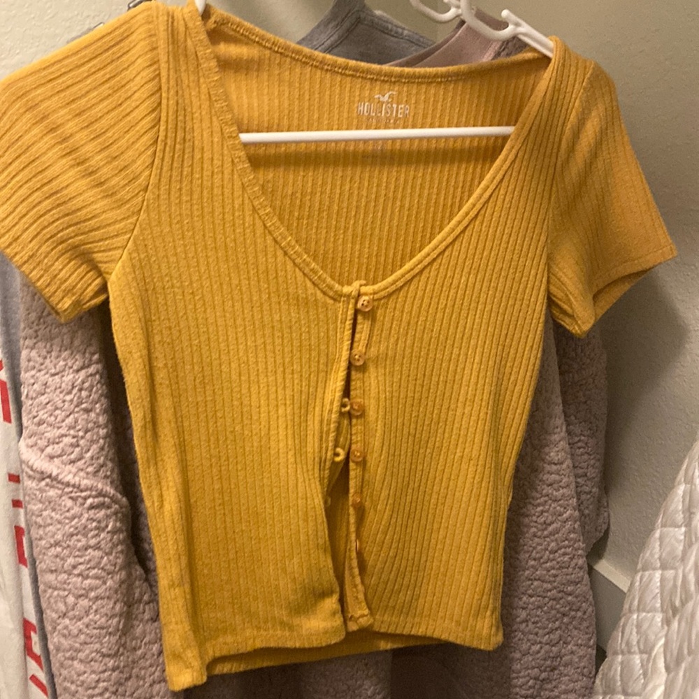 Yellow hollister  button up top